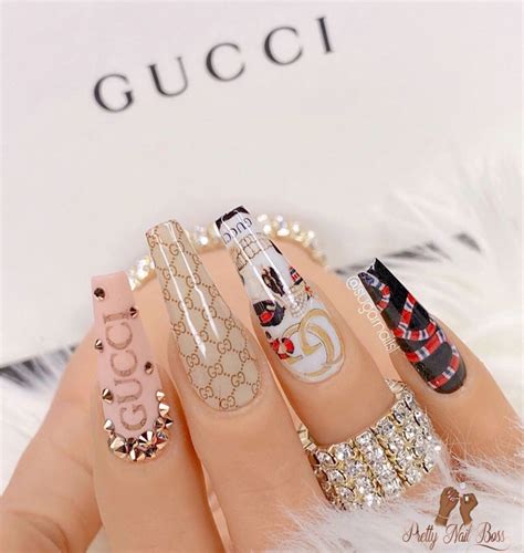 gucci stripe nails|Gucci nails with diamonds.